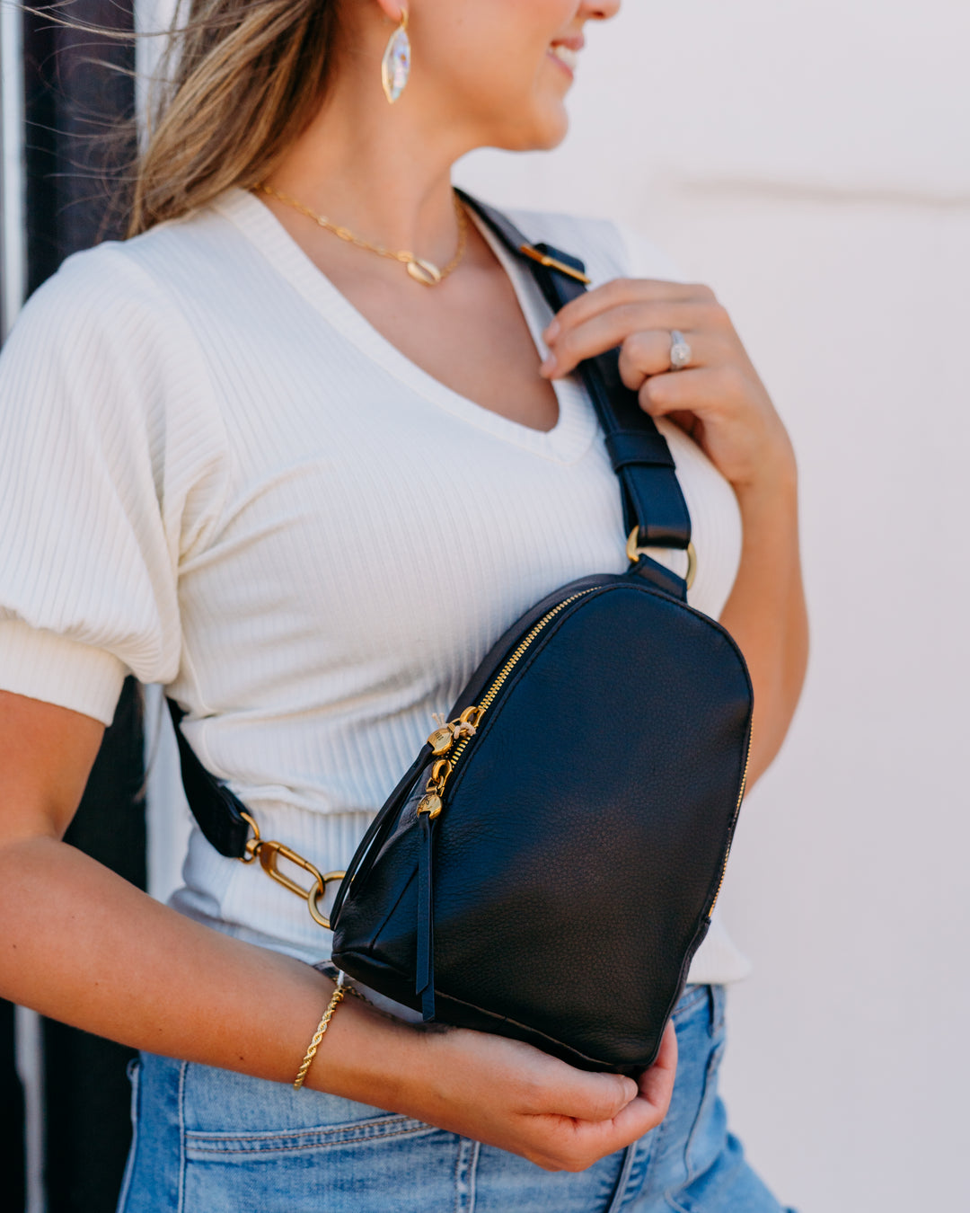 Hobo: Fern Sling in Black - The Vogue Boutique