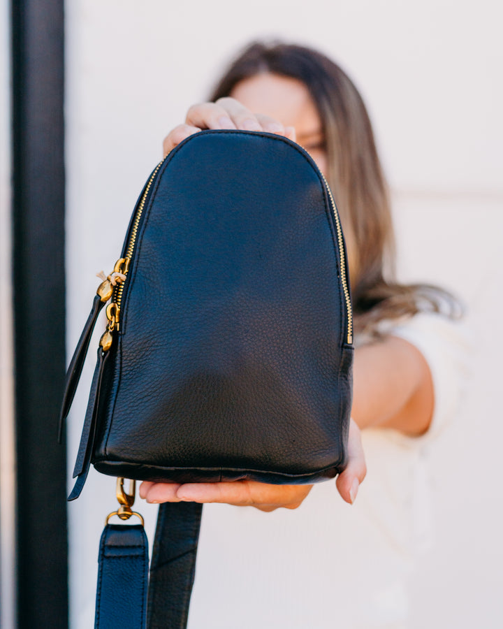 Hobo: Fern Sling in Black - The Vogue Boutique