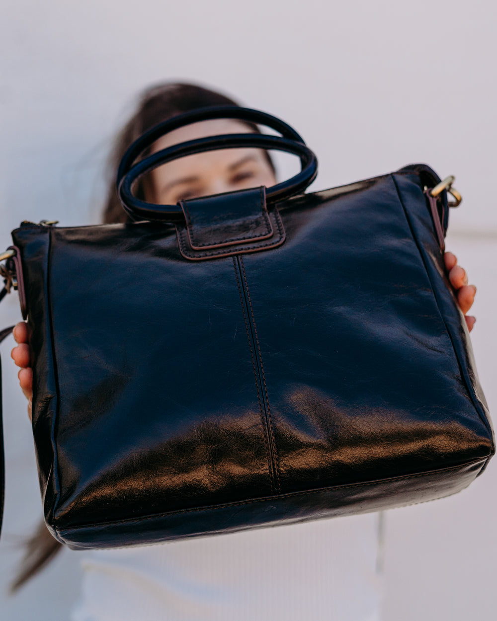 Hobo: Sheila Medium - Black - The Vogue Boutique