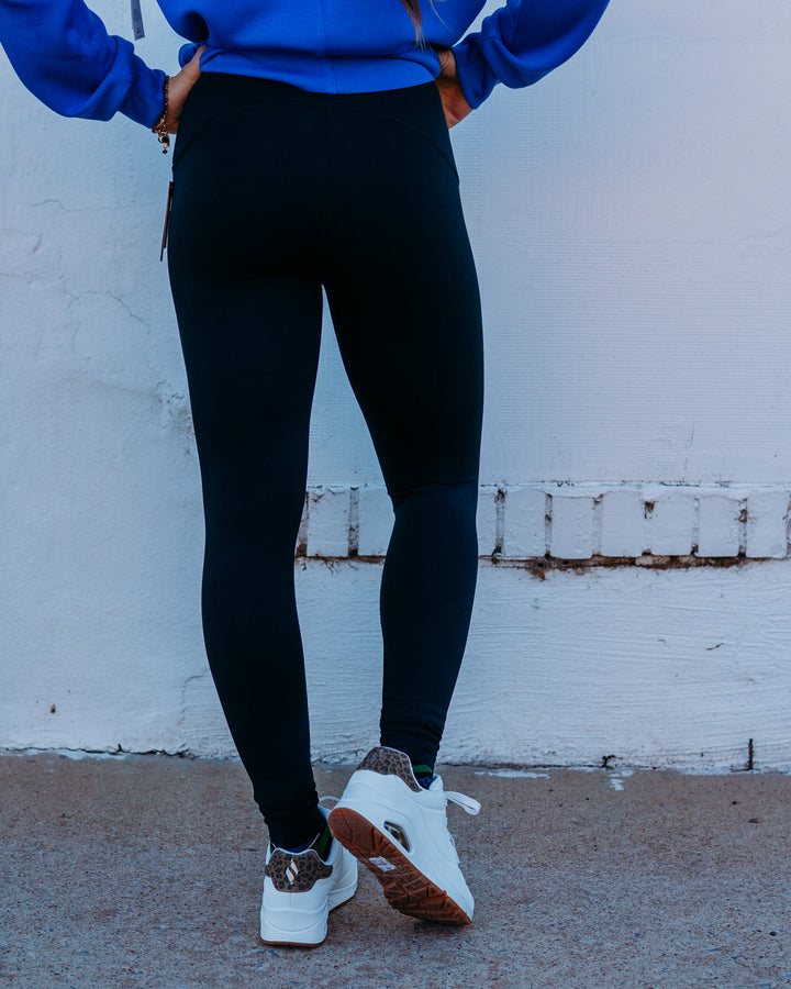 Spanx: Booty Boost Active 7/8 Leggings in Spanx in very black - The Vogue Boutique