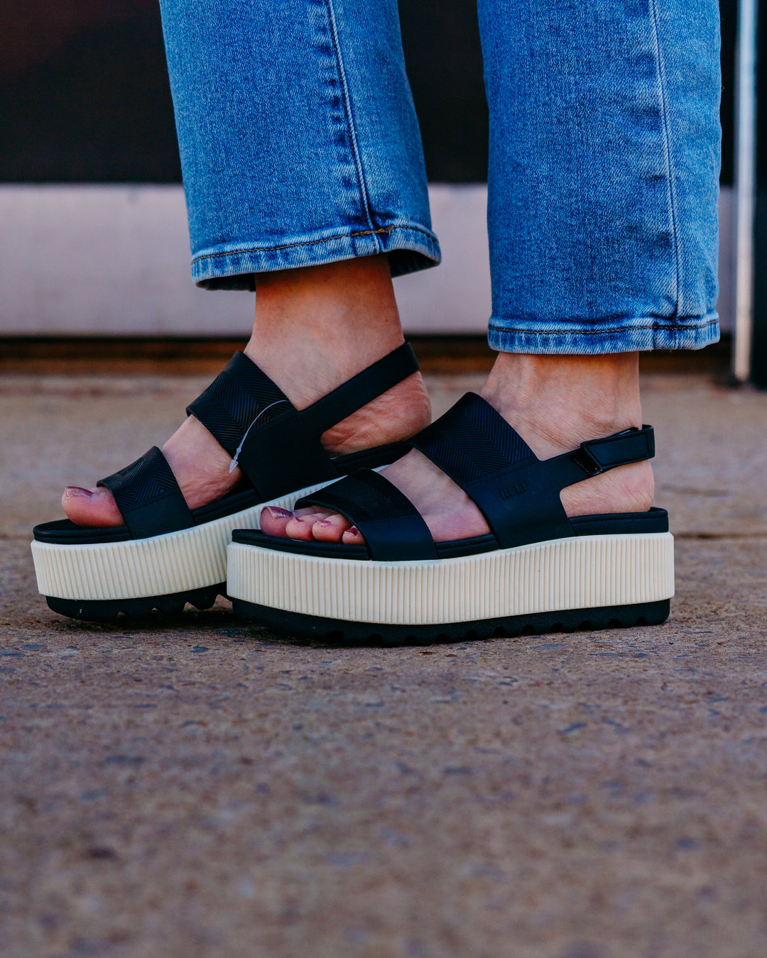 Reef: Water Vista Higher in Black Vintage - The Vogue Boutique