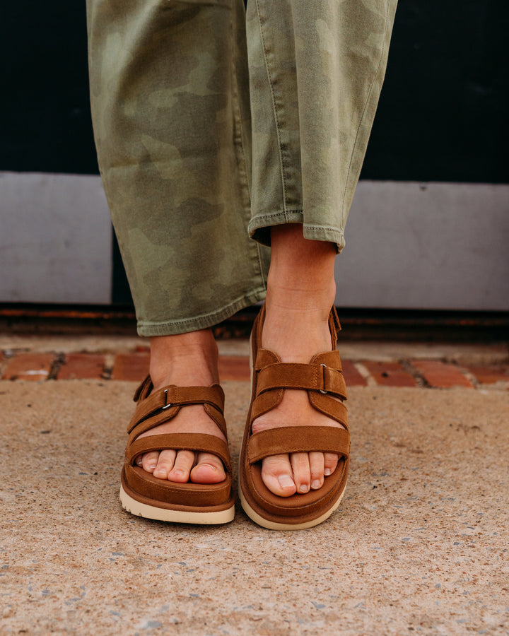 UGG: W Goldenstar Gleam in Chestnut - The Vogue Boutique