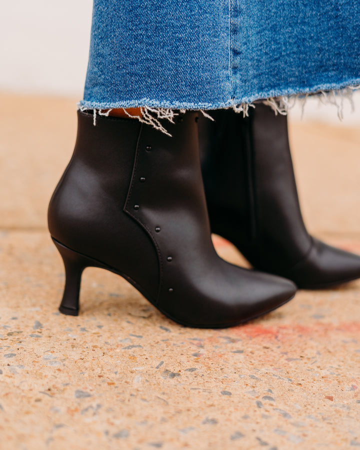 Clarks: Kataleyna Madi Black Boots - The Vogue Boutique