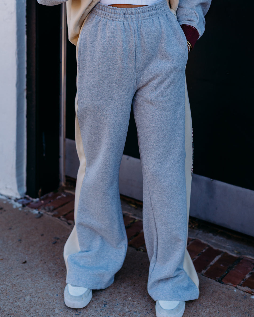 Billabong: Get It Fleece Pants Sweatpants in Heather Grass - The Vogue Boutique