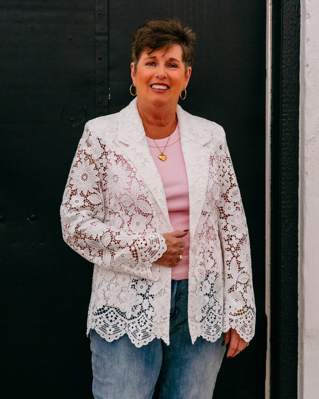 Karen Kane: Lace Scallop Edge Blazer in Off White (1L43800)