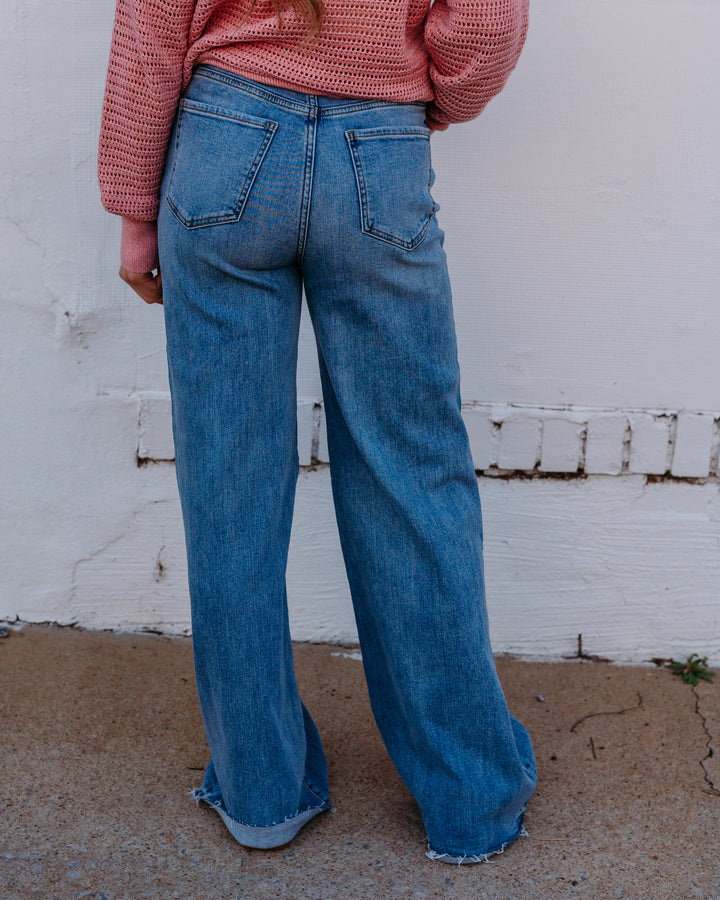 Daze: Far Out High Rise Wide Leg in Fools Gold (D00016205)