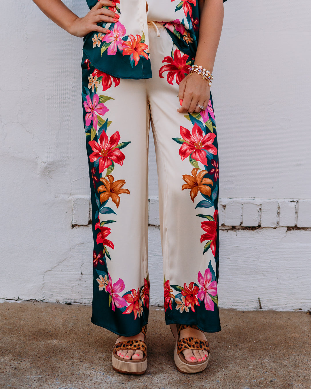 Z Supply: Lani Kiwi Pant in Multi - The Vogue Boutique