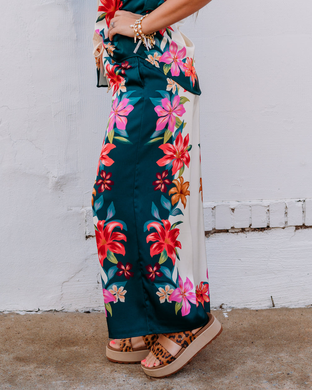Z Supply: Lani Kiwi Pant in Multi - The Vogue Boutique