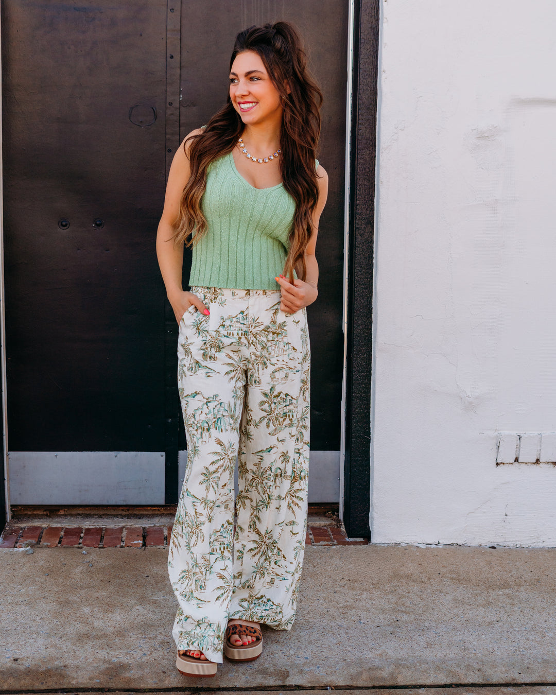 Z Supply: Overlook Tiki Tide Linen Pant in Island Coconut - The Vogue Boutique