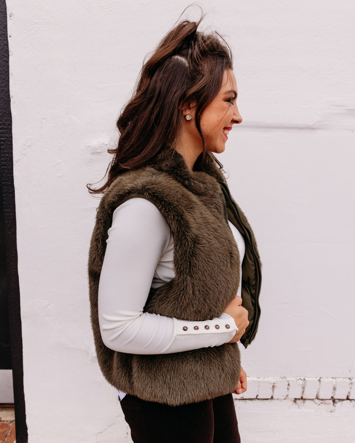 Steve Madden: Brady Vest in Dark Olive (BP301872)