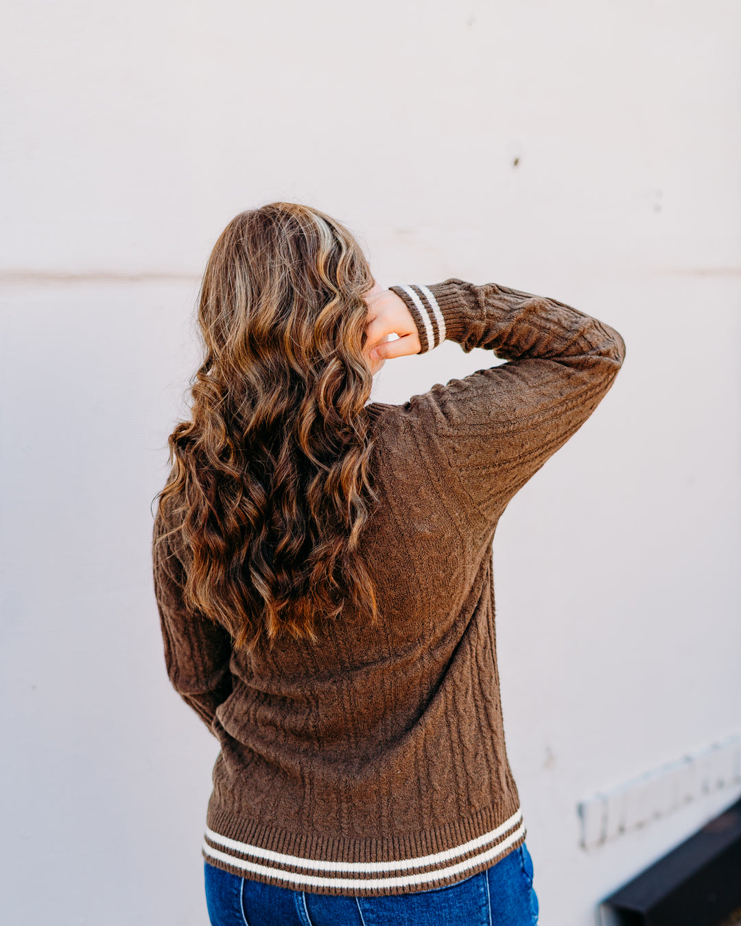 Glyder: Hanalei Cable Knit Sweater in Chocolate and Oatmilk - The Vogue Boutique