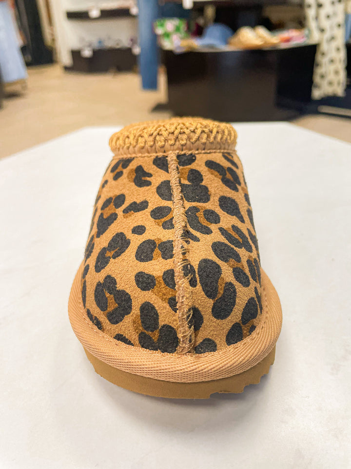 UGG: Tasman II Spotted in Tan