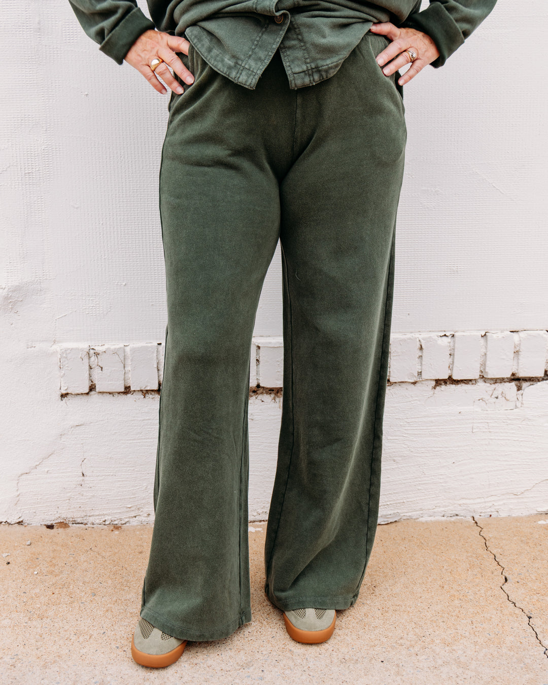 Z Supply: Hunter Knit Pant in Classic Olive (ZP253872S)