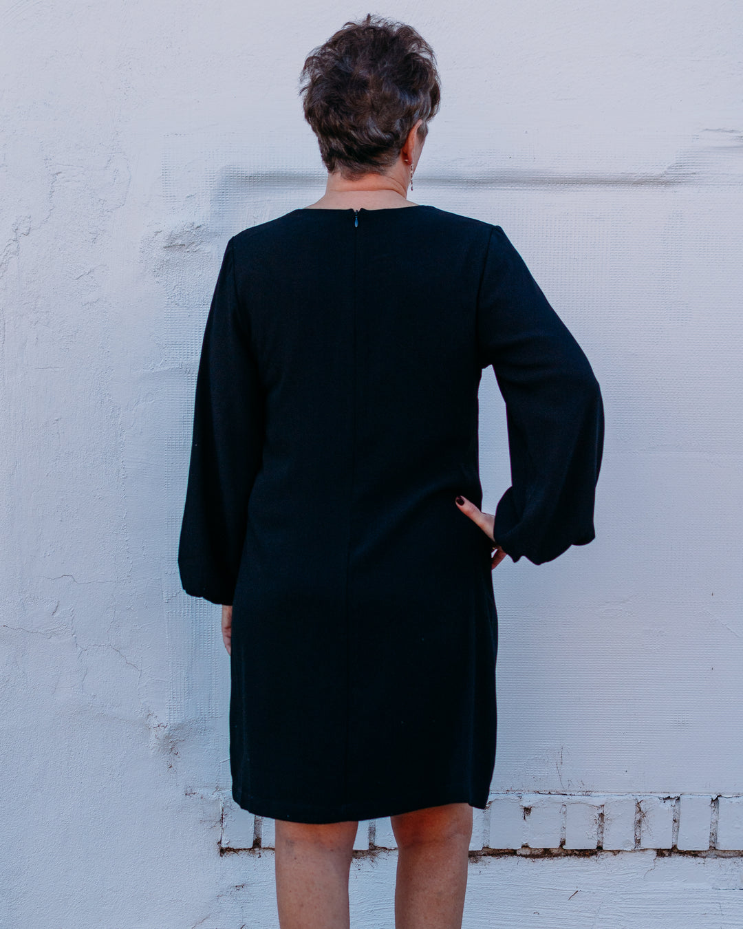 Karen Kane: Black Embellished Bow Shift Dress (4L90210) – The Vogue Boutique