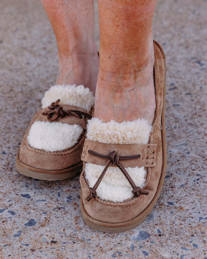 UGG: Zora Loafer in Chestnut