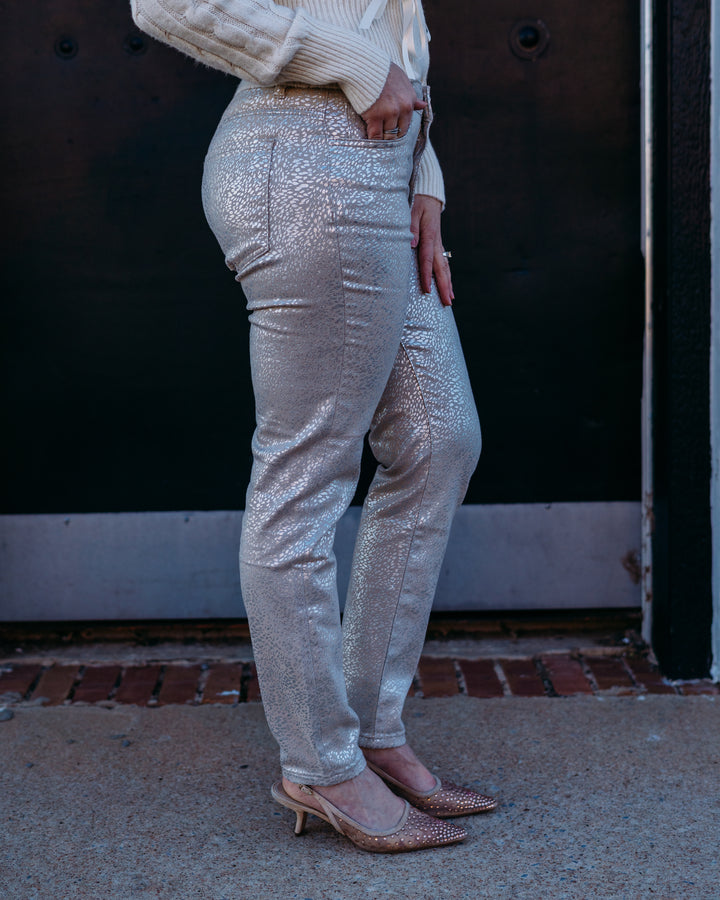 Kut: Charlize High Rise Cigarette Leg W/ Clean Hem in Cream/Silver - The Vogue Boutique