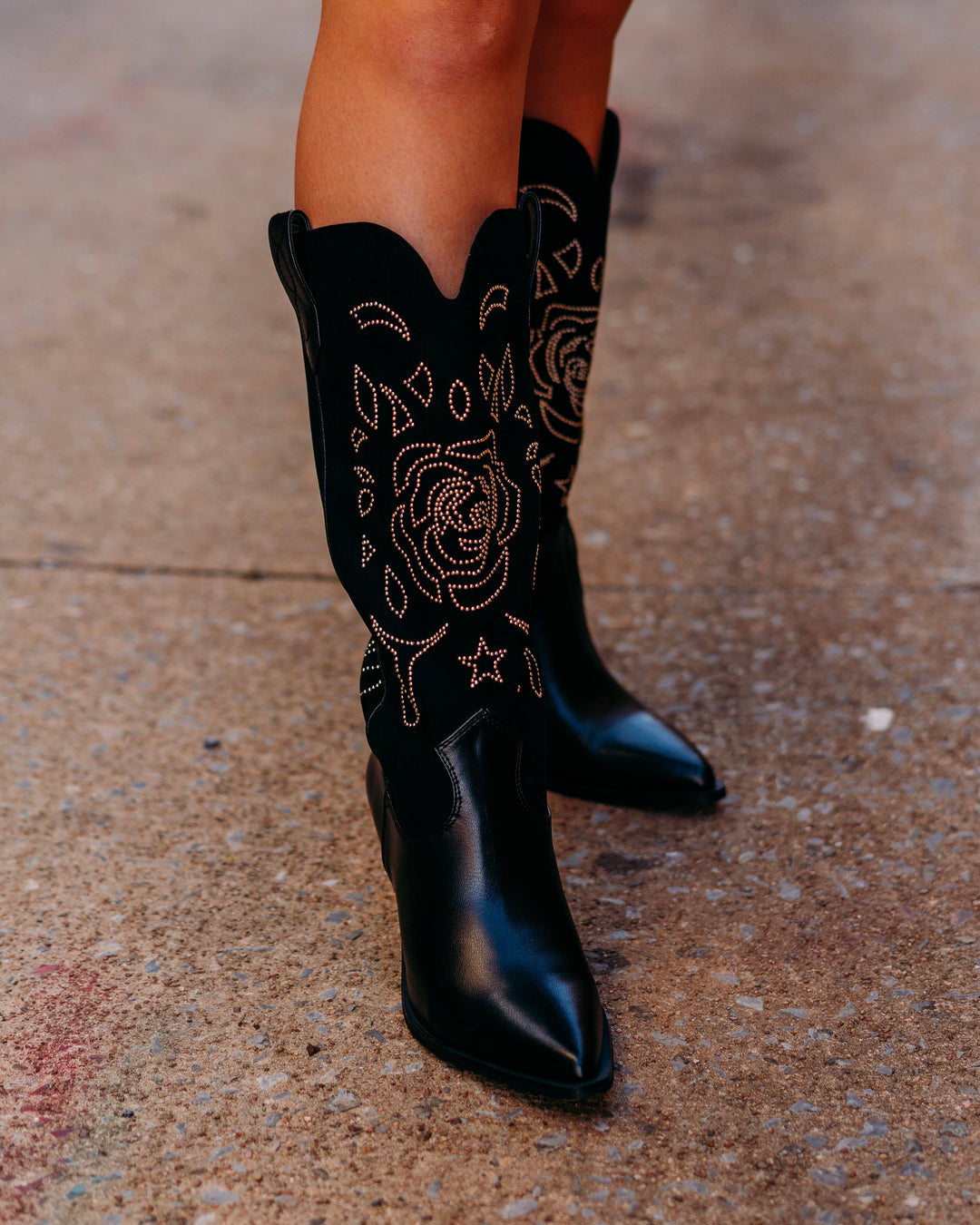 Jessica Simpson: Zodra Boot in Black - The Vogue Boutique