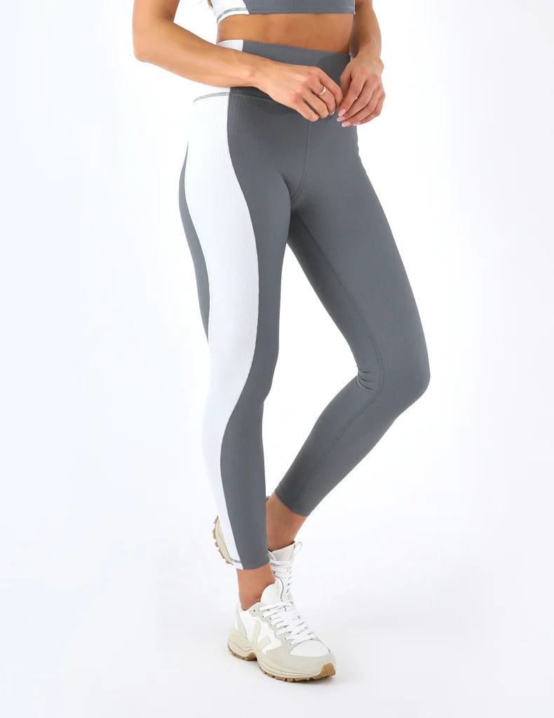 Glyder: Fusion Leggings in Carbon/Ash Grey - The Vogue Boutique