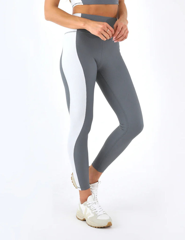 Glyder: Fusion Leggings in Carbon/Ash Grey - The Vogue Boutique