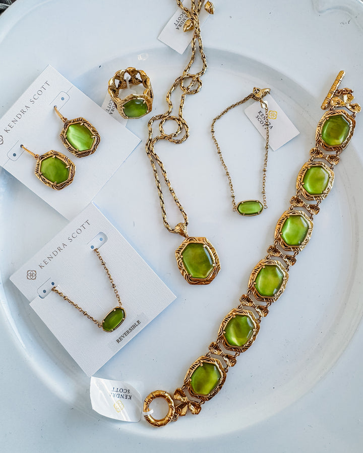 Kendra Scott: Tiger Striped Daphne Small Long Pendant Necklace In Vintage Gold Charteruse Green Mother Of Pearl (9608805504)