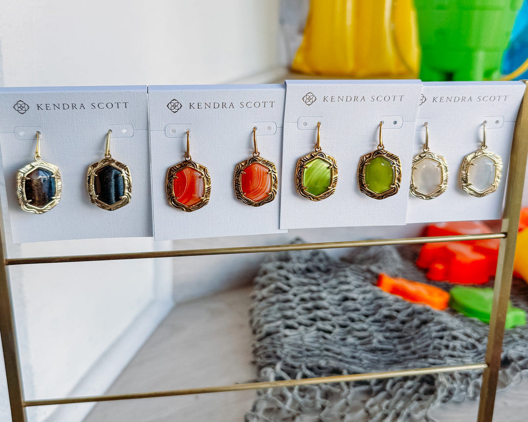 Kendra Scott: Tiger Chartreuse Green Striped Daphne Drop Earrings in Vintage Gold (9608805511)