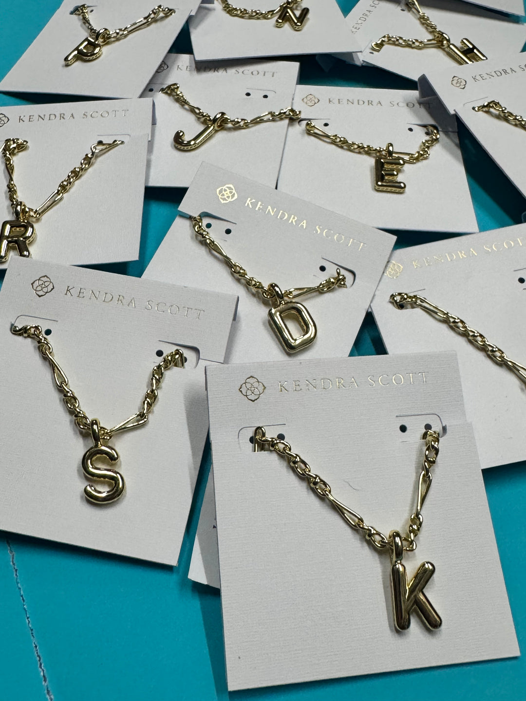 Kendra Scott: Bubble Letter Short Pendant Necklace Gold