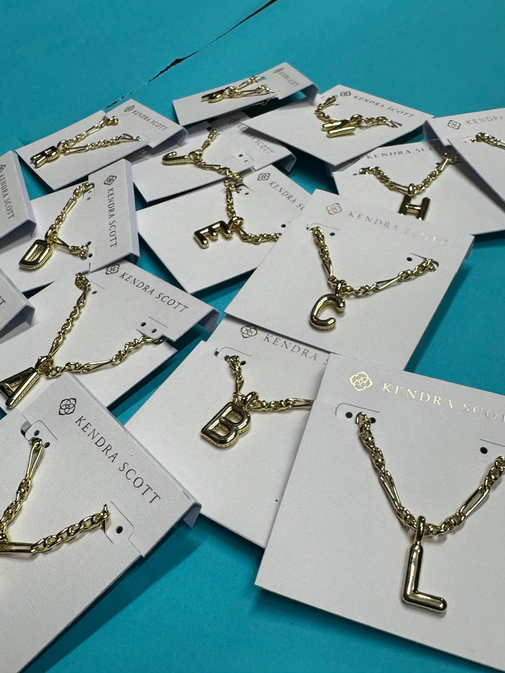 Kendra Scott: Bubble Letter Short Pendant Necklace Gold