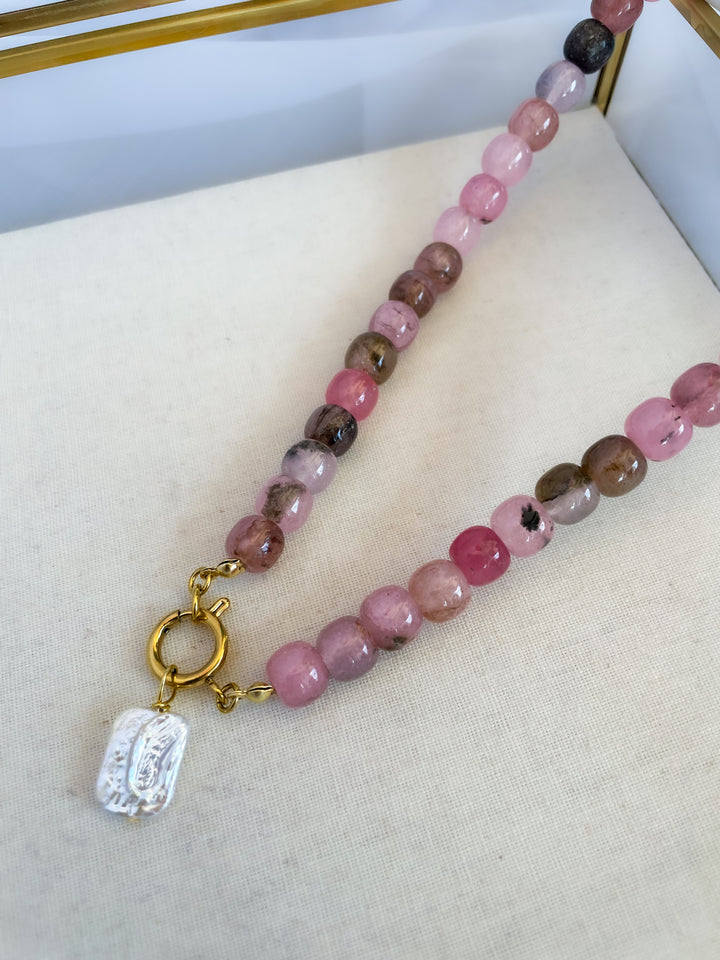 Farrah b: FRONT ROW Beaded Jasper and Pearl Necklace Pink (NBD8)