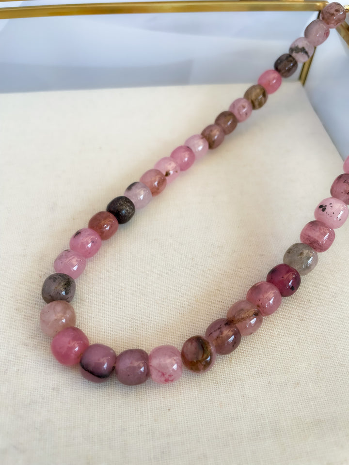 Farrah b: FRONT ROW Beaded Jasper and Pearl Necklace Pink (NBD8)