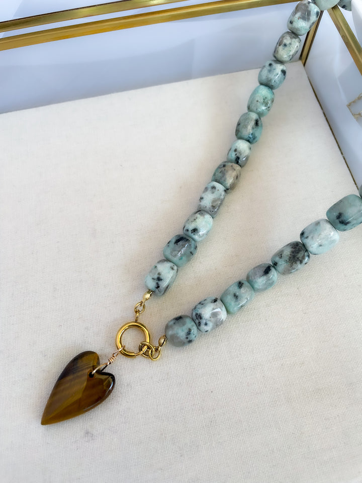 Farrah b: REBEL HEART Beaded Necklace in Spotted w/ Brown Heart  (NBD5c)