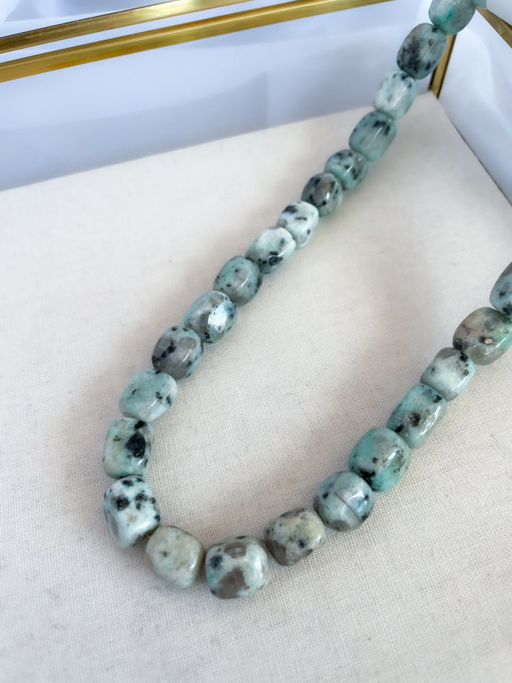 Farrah b: REBEL HEART Beaded Necklace in Spotted w/ Brown Heart  (NBD5c)