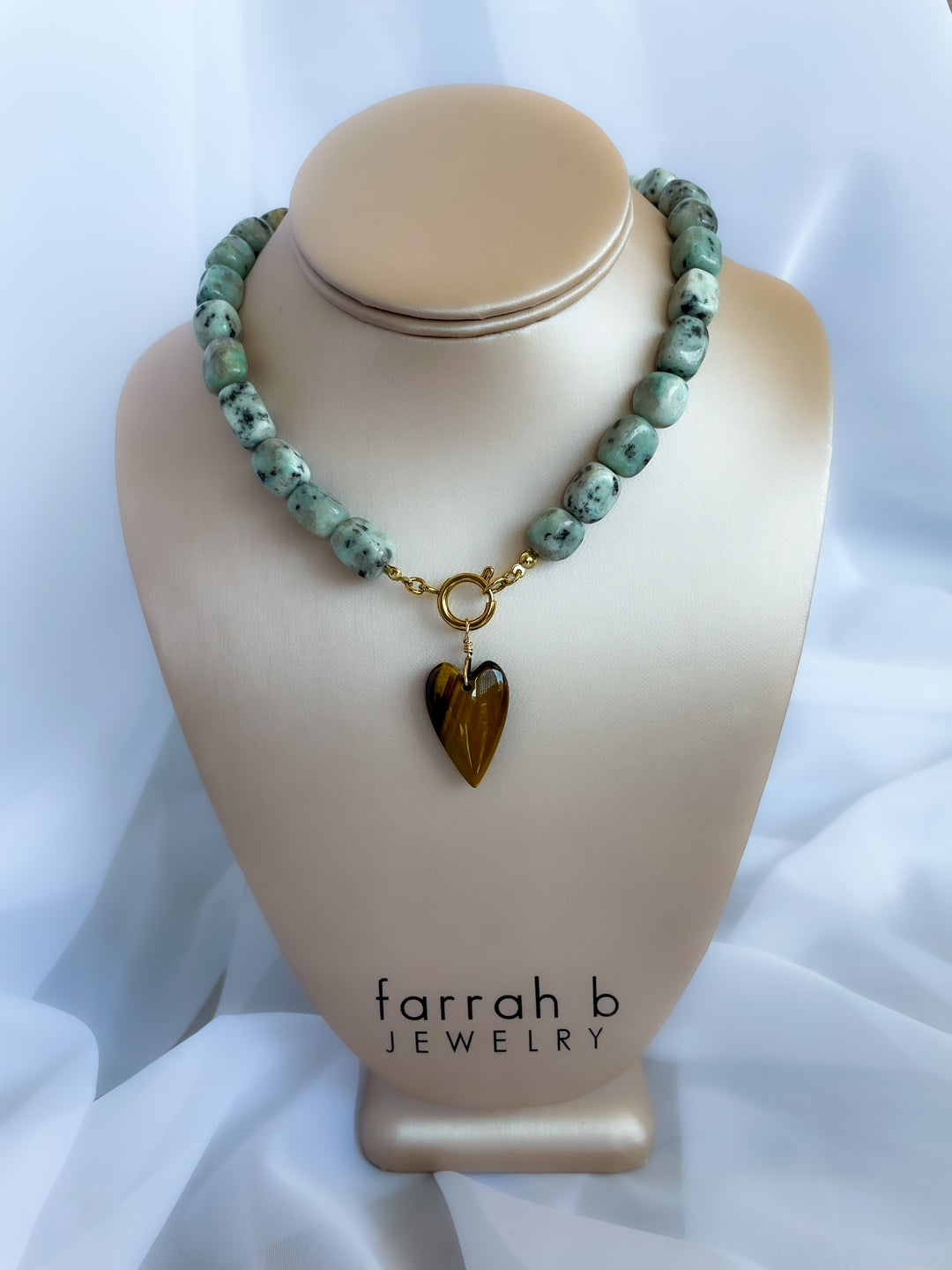 Farrah b: REBEL HEART Beaded Necklace in Spotted w/ Brown Heart  (NBD5c)