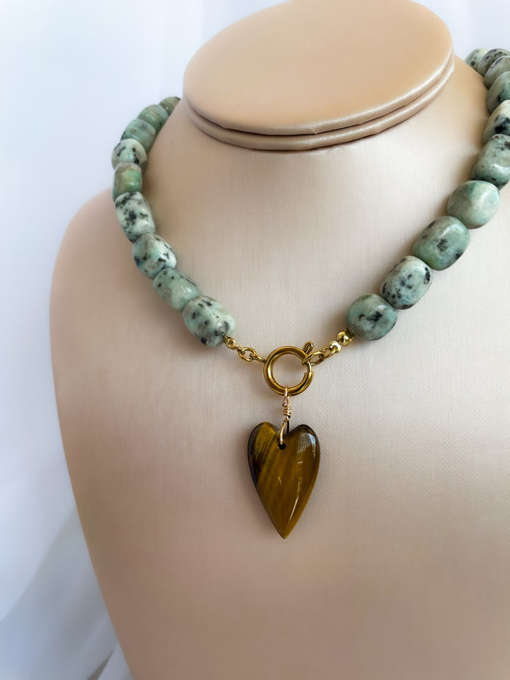 Farrah b: REBEL HEART Beaded Necklace in Spotted w/ Brown Heart  (NBD5c)