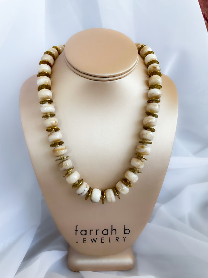 Farrah b: PALM ROYALE Beaded Necklace in White (NBD4)