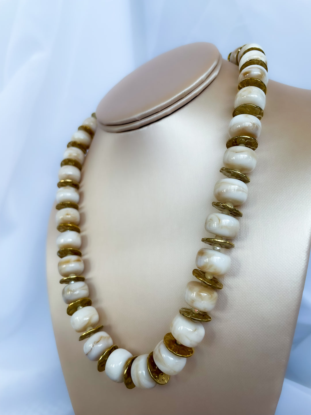 Farrah b: PALM ROYALE Beaded Necklace in White (NBD4)