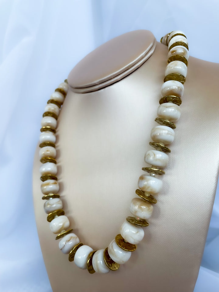 Farrah b: PALM ROYALE Beaded Necklace in White (NBD4)