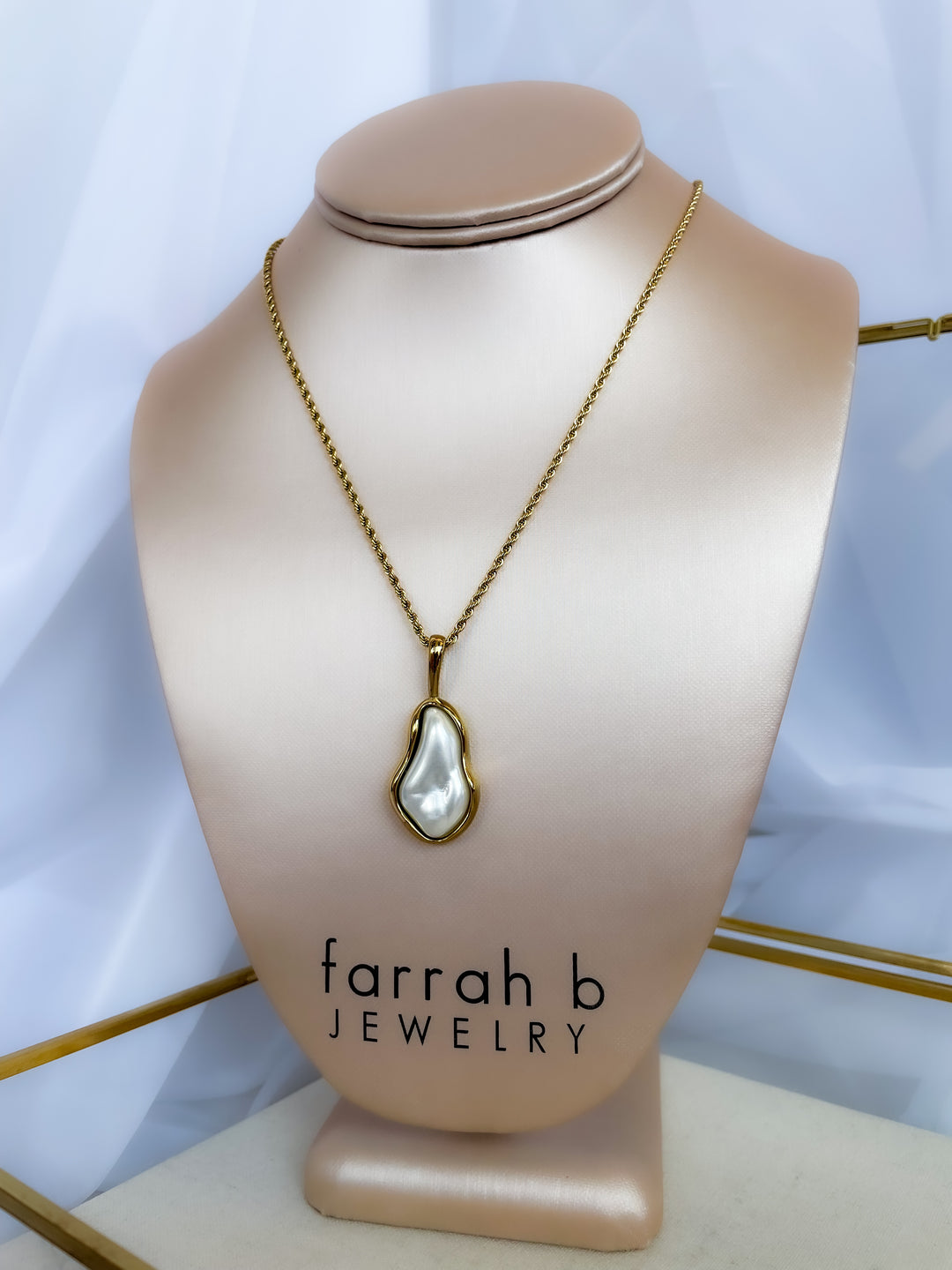 Farrah b: OCEANS APART Necklace in GOLD (N11)