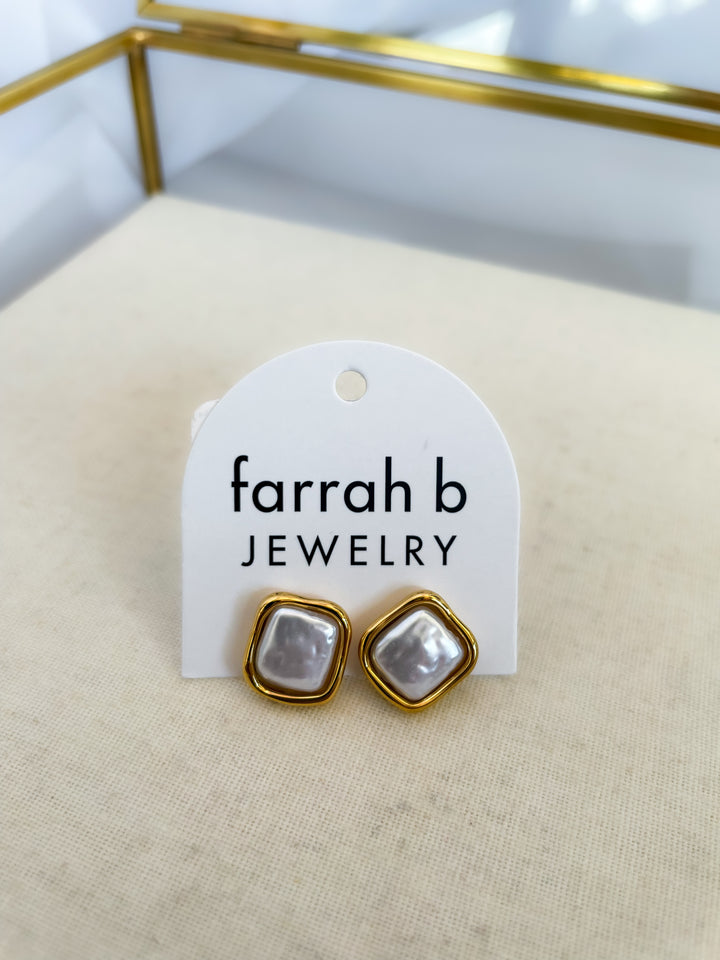 Farrah b: OCEANS APART Studs GOLD (ST-SQPL)