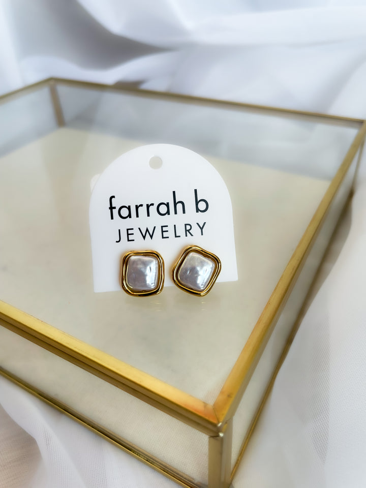 Farrah b: OCEANS APART Studs GOLD (ST-SQPL)