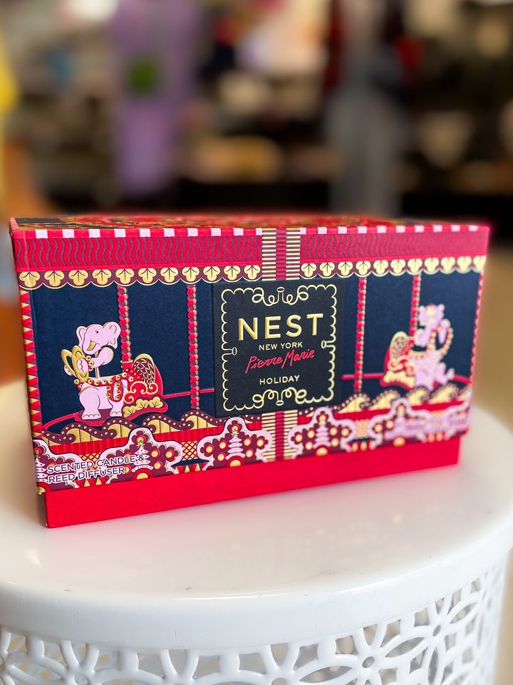 Nest: Decorative Classic Candle & Diffuser Set in Holiday