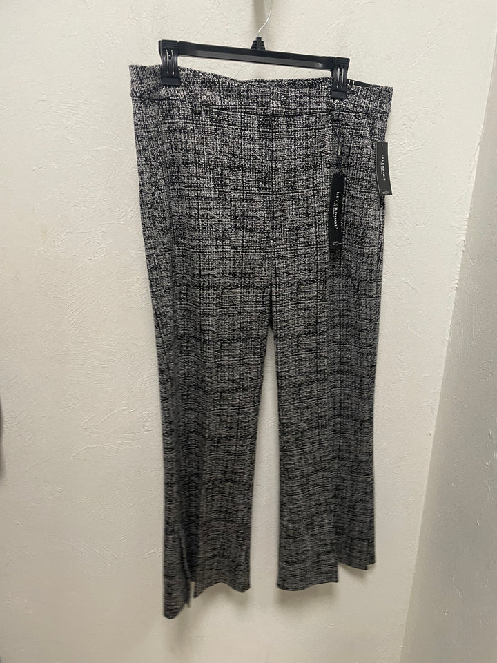 Liverpool: Mid Rise Ankle Flare Trouser W. Slit Hem in Blk/Mlt Twd Prt