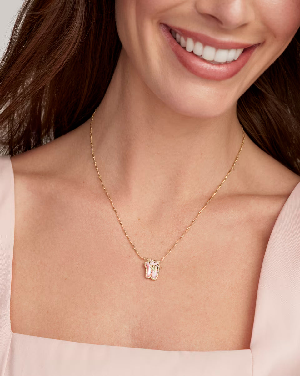 Kendra Scott: Ballet Short Pendant Necklace in Gold