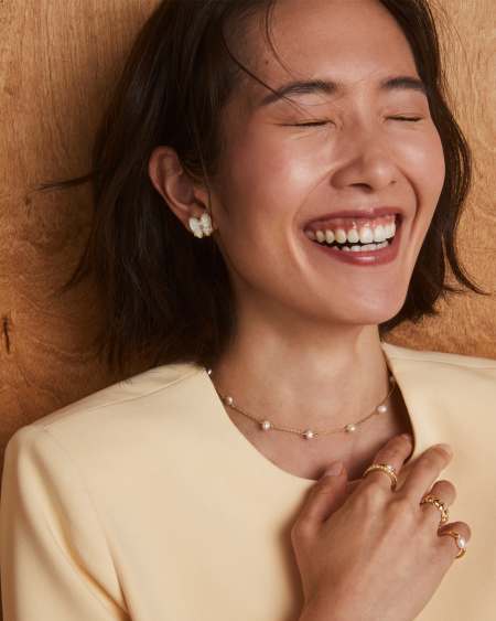 Kendra Scott: Leighton Pearl Strand Necklace in Gold White Pearl