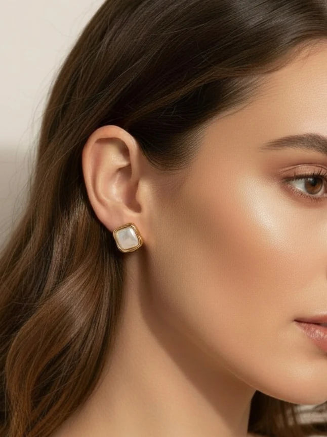 Farrah b: OCEANS APART Studs GOLD (ST-SQPL)