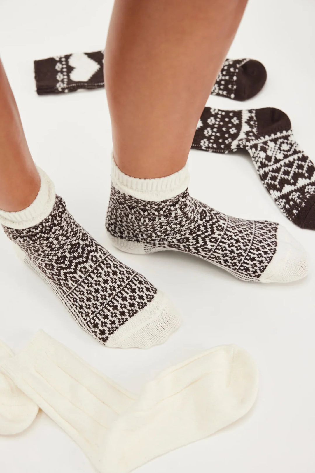 Free People: NORDIC KNIT SOCK PACK in Brown Pattern (FP-FPF25-06-2005)