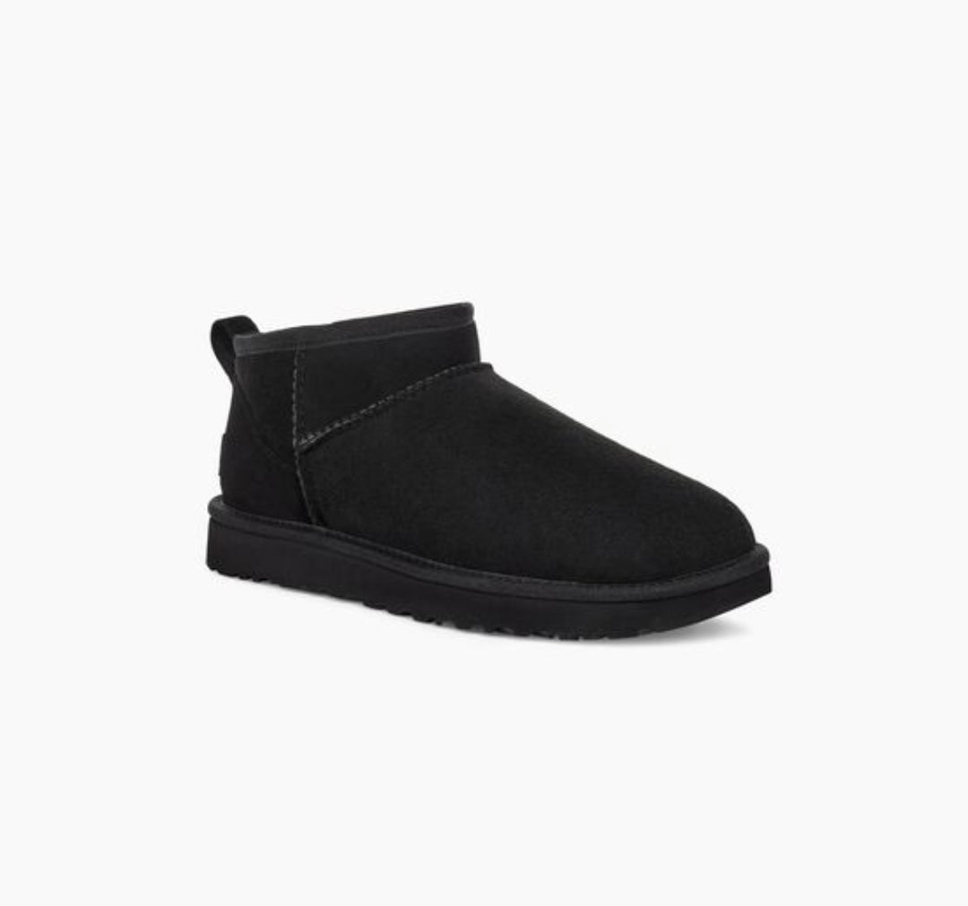 UGG: Classic Ultra Mini in Black (1116109)