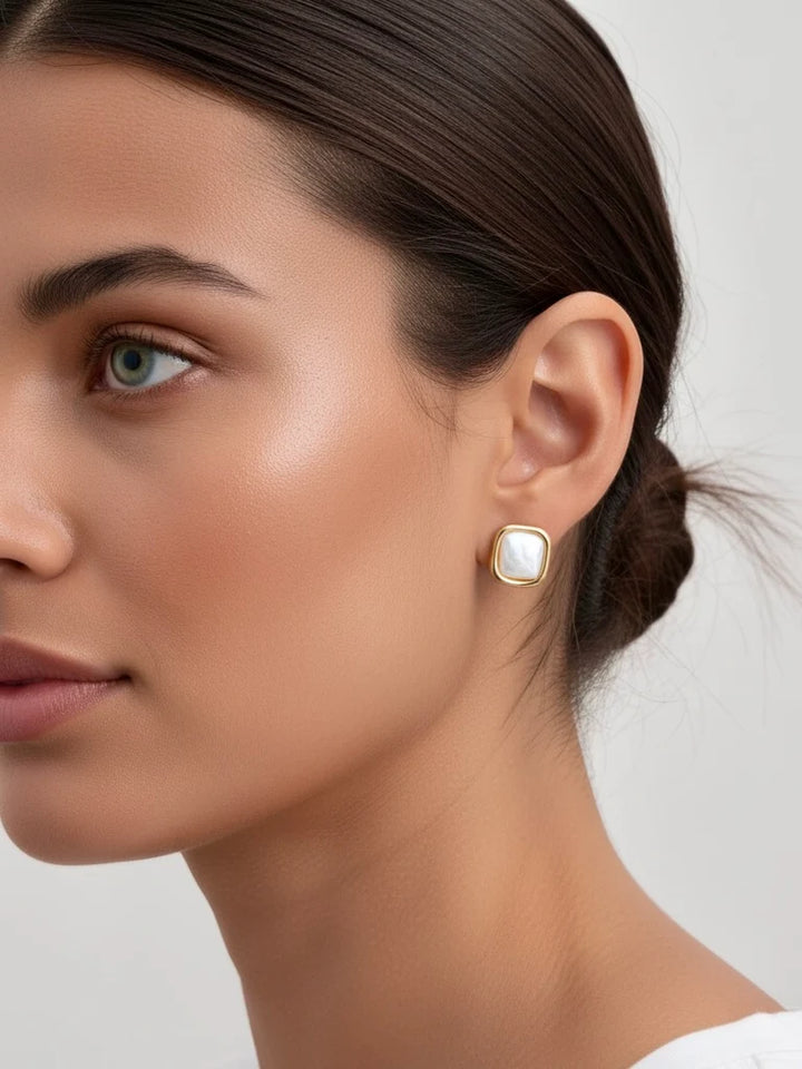 Farrah b: OCEANS APART Studs GOLD (ST-SQPL)