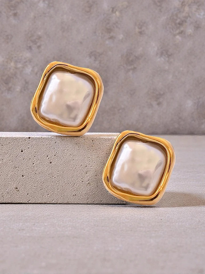 Farrah b: OCEANS APART Studs GOLD (ST-SQPL)